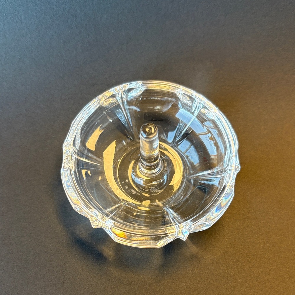 Lenox Elegant Clear Glass Ring Holder - Picture 2 of 2